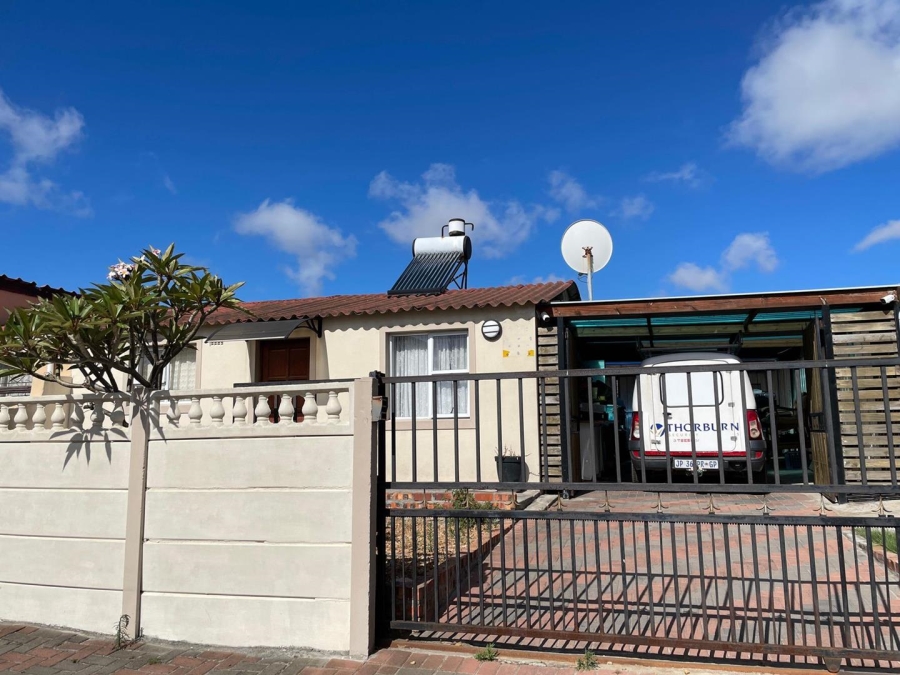 2 Bedroom Property for Sale in Ravensmead Western Cape